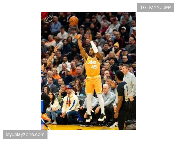 “流言：多支球队询价骑士后卫多诺万·米切尔，尼克斯被曝仍有意”