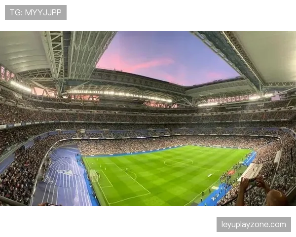 伯纳乌球场改造工程完工，可伸缩屋顶与360度屏幕提升观赛体验